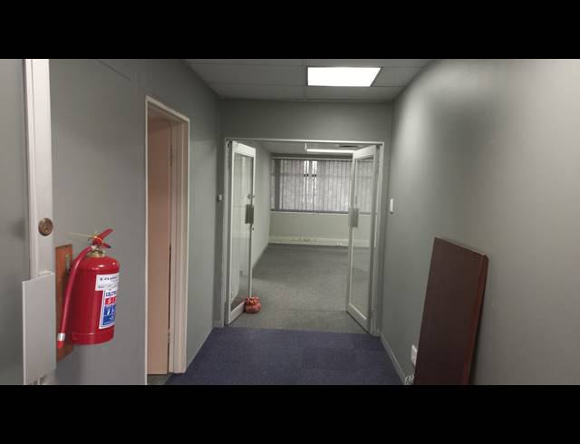 532M² BUSINESS TO LET IN BEREA WEST